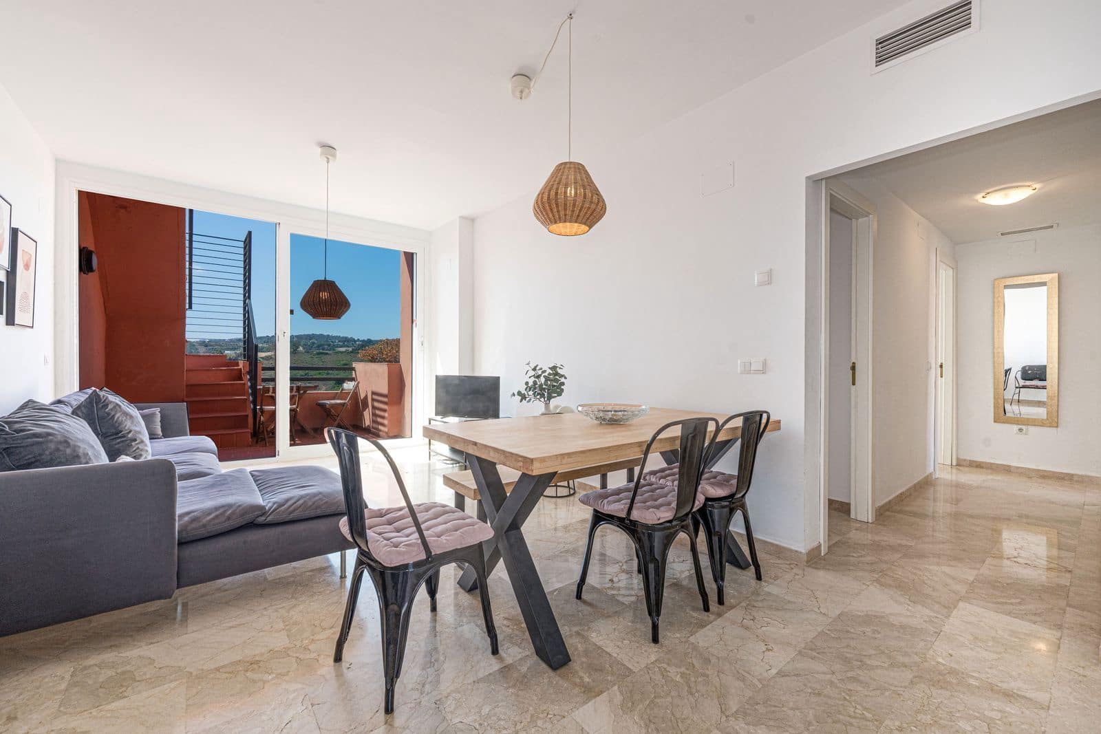 3 quarto Penthouse para venda em La Duquesa / Puerto de la Duquesa - 269 000 € (Ref: 9694981)