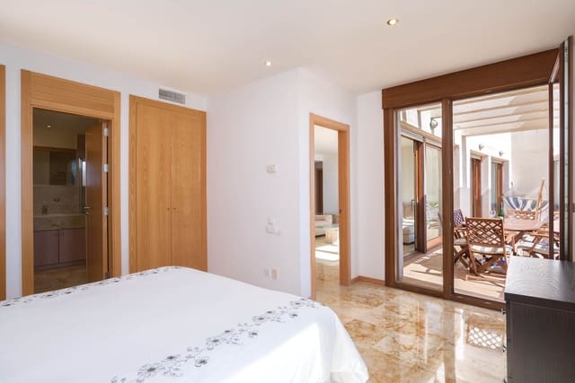 3 soverom Leilighet til salgs i Los Monteros, Marbella - € 579 000 (Ref: 9694994)