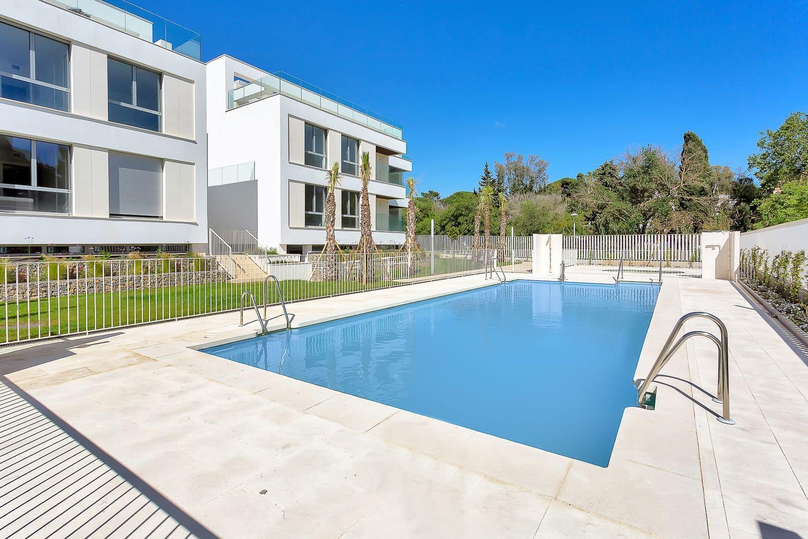 Apartamento de 2 habitaciones en Elviria en venta - 634.900 € (Ref: 9694999)