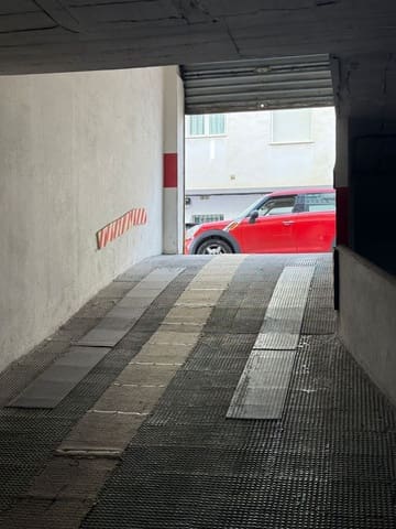 Garage for sale in San Pedro de Alcantara, Marbella - € 250,000 (Ref: 9695003)