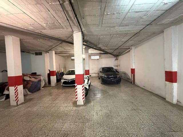 Garage for sale in San Pedro de Alcantara, Marbella - € 250,000 (Ref: 9695003)