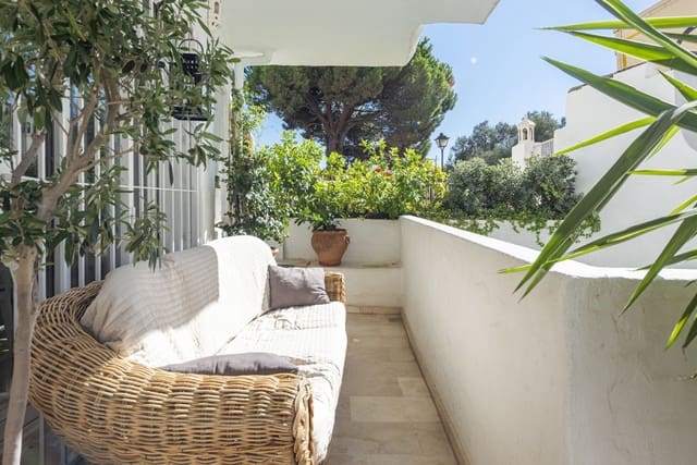 Apartamento de 2 habitaciones en Río Real, Marbella en venta - 445.000 € (Ref: 9695006)