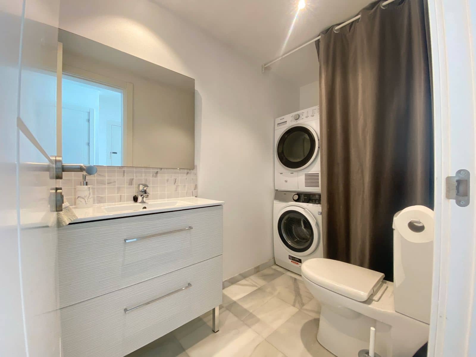 3 slaapkamer Appartement te koop in Marbella - € 1.425.000 (Ref: 9695008)