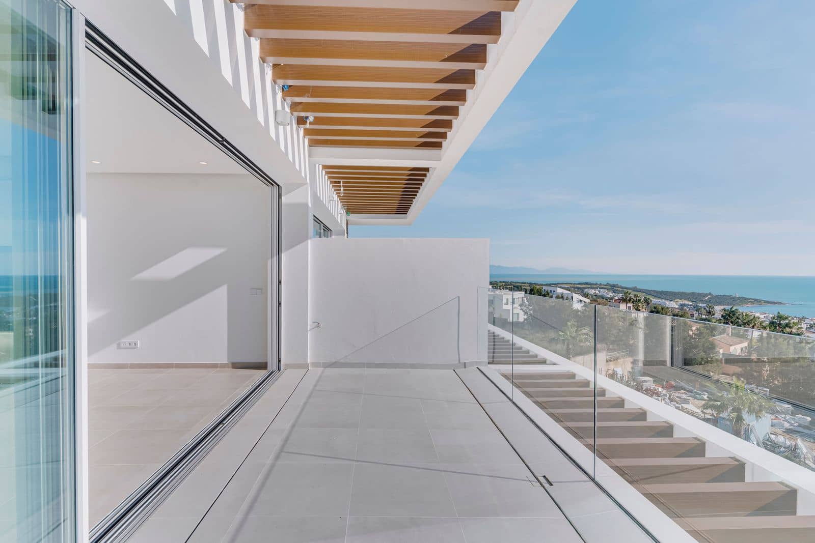 2 bedroom Apartment for sale in La Alcaidesa - € 525,000 (Ref: 9695012)