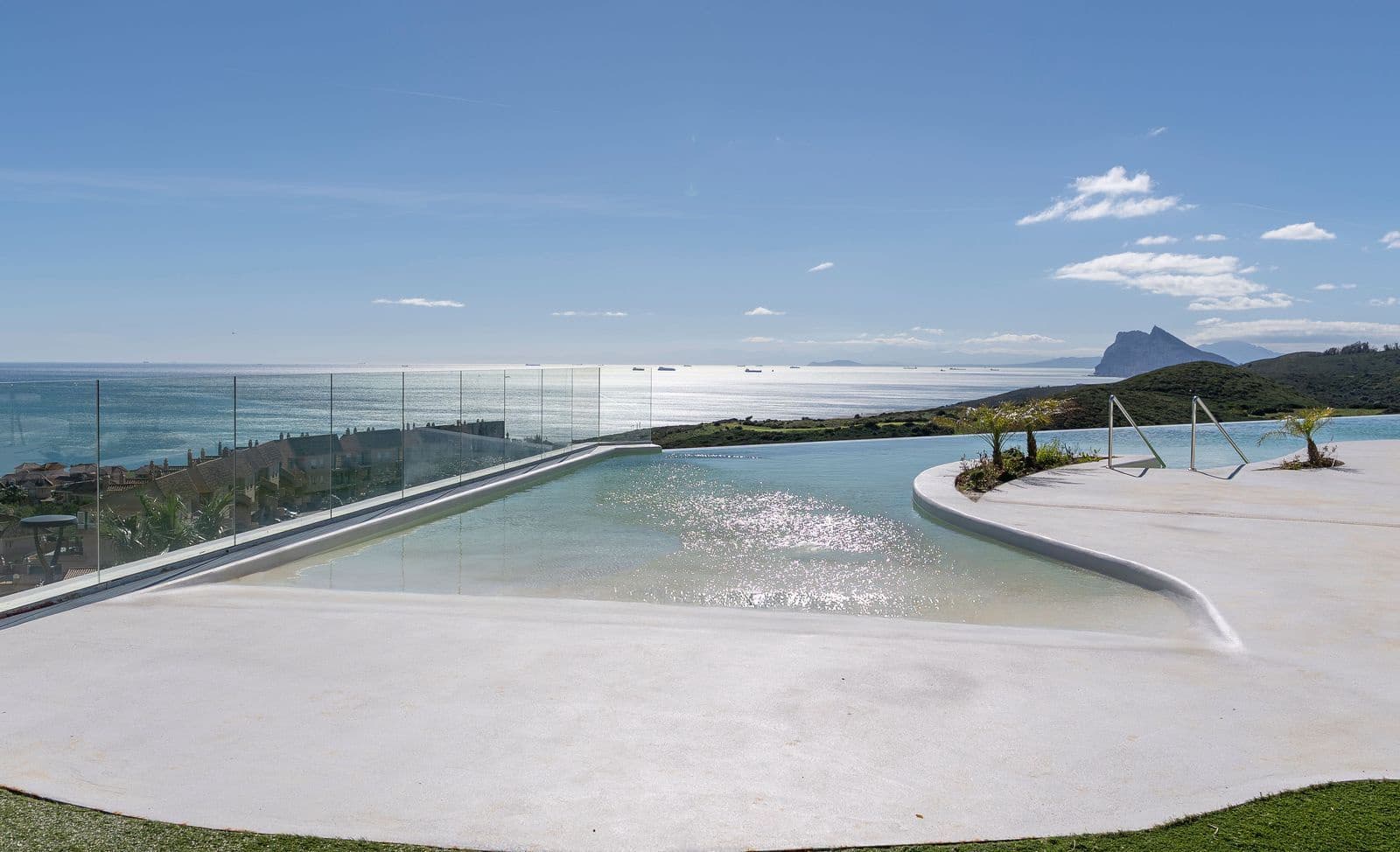 2 bedroom Apartment for sale in La Alcaidesa - € 525,000 (Ref: 9695012)