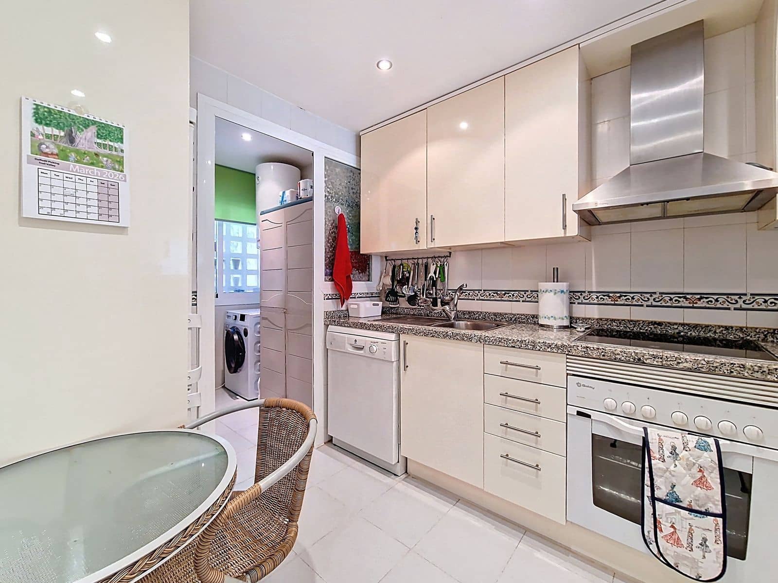 Apartamento de 2 habitaciones en La Duquesa / Puerto de la Duquesa en venta - 275.000 € (Ref: 9695016)