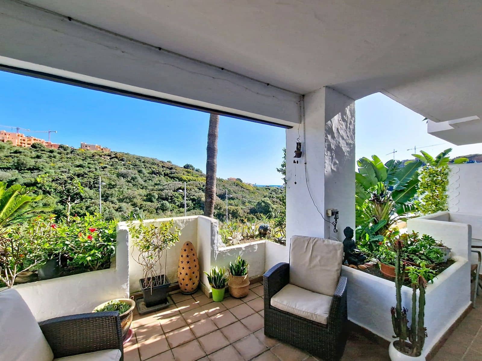 Apartamento de 2 habitaciones en La Duquesa / Puerto de la Duquesa en venta - 275.000 € (Ref: 9695016)