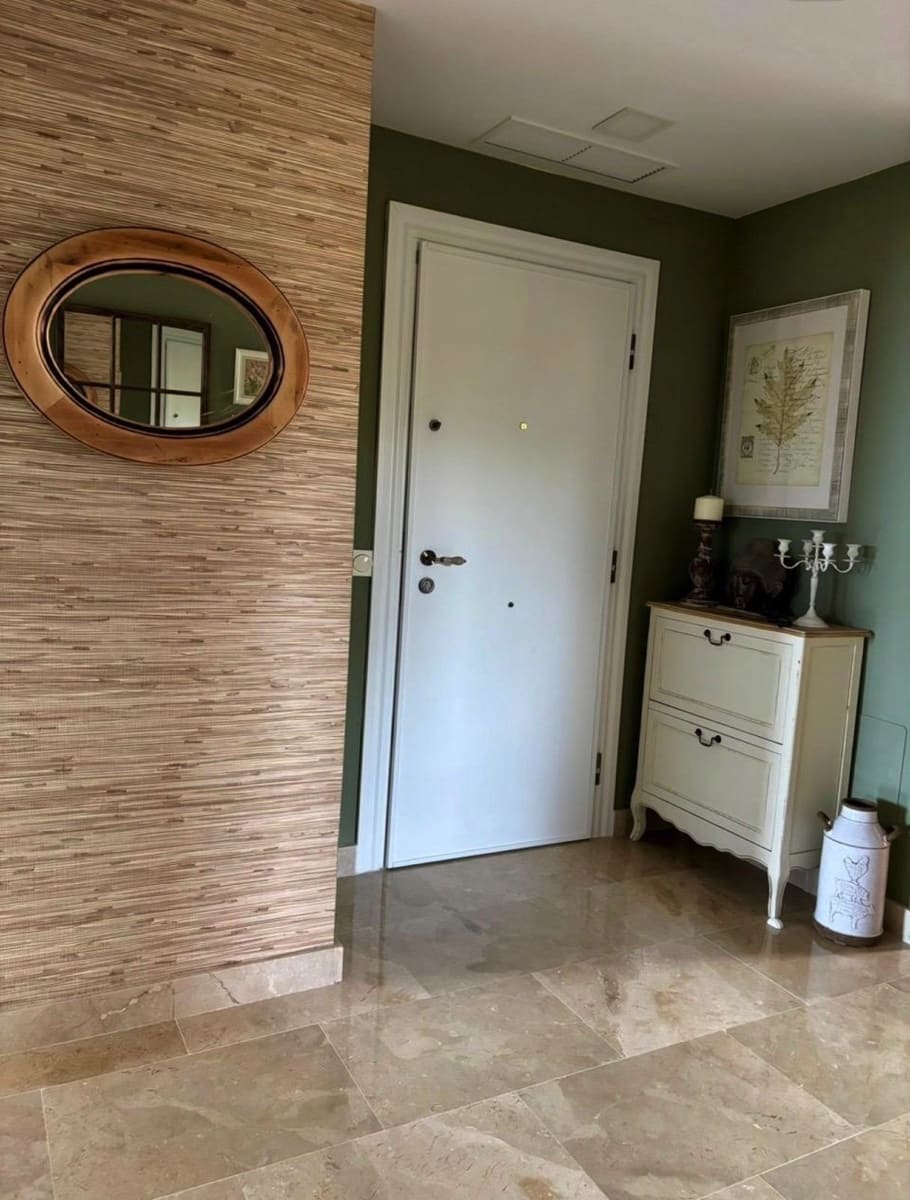 2 soveværelse Lejlighed til salg i La Duquesa / Puerto de la Duquesa - € 325.000 (Ref: 9695020)