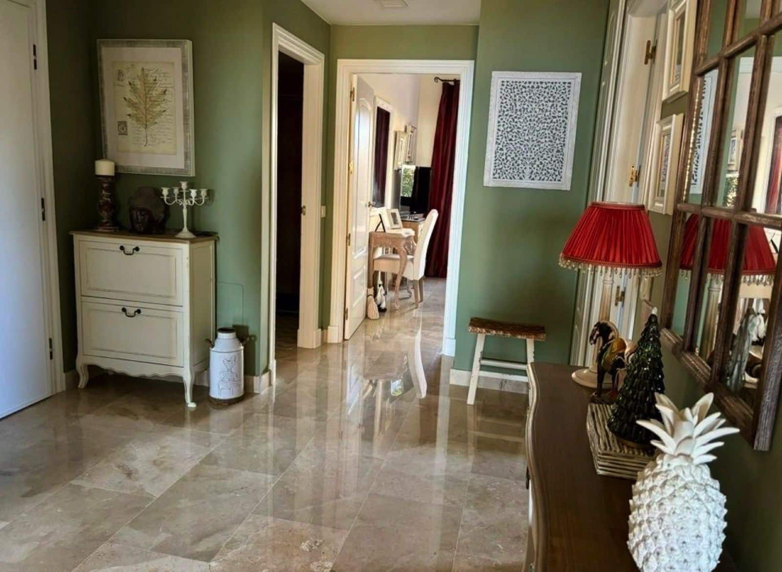 2 soveværelse Lejlighed til salg i La Duquesa / Puerto de la Duquesa - € 325.000 (Ref: 9695020)