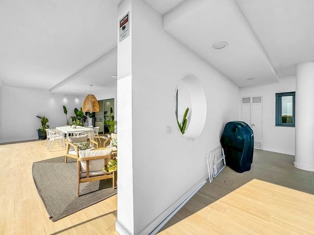 3 soveværelse Lejlighed til salg i Manilva - € 499.000 (Ref: 9695022)