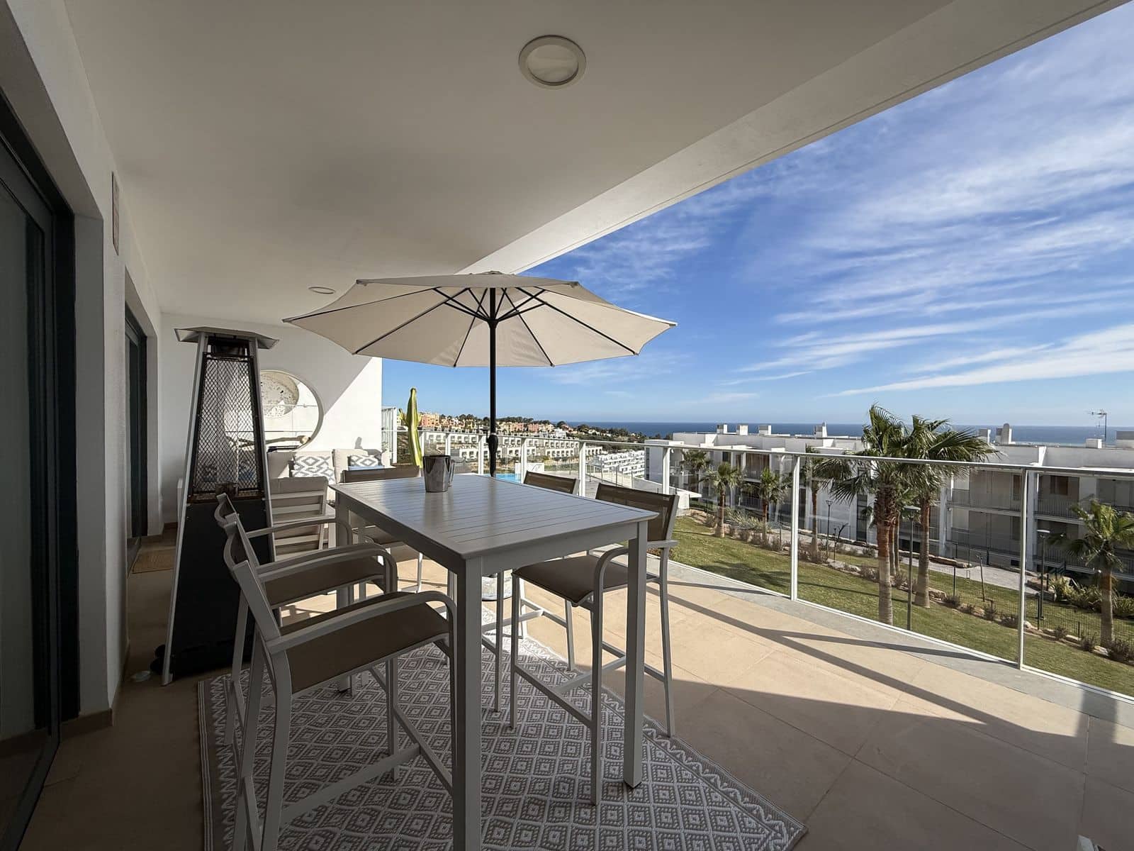 3 soveværelse Lejlighed til salg i Manilva - € 499.000 (Ref: 9695022)