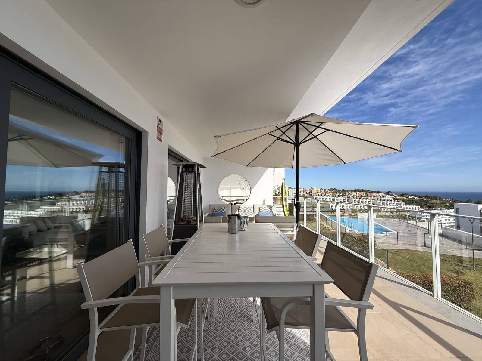 3 soveværelse Lejlighed til salg i Manilva - € 499.000 (Ref: 9695022)