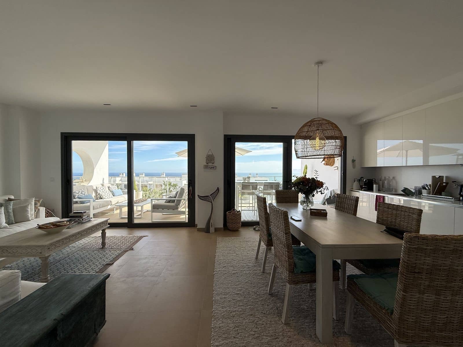 3 soveværelse Lejlighed til salg i Manilva - € 499.000 (Ref: 9695022)