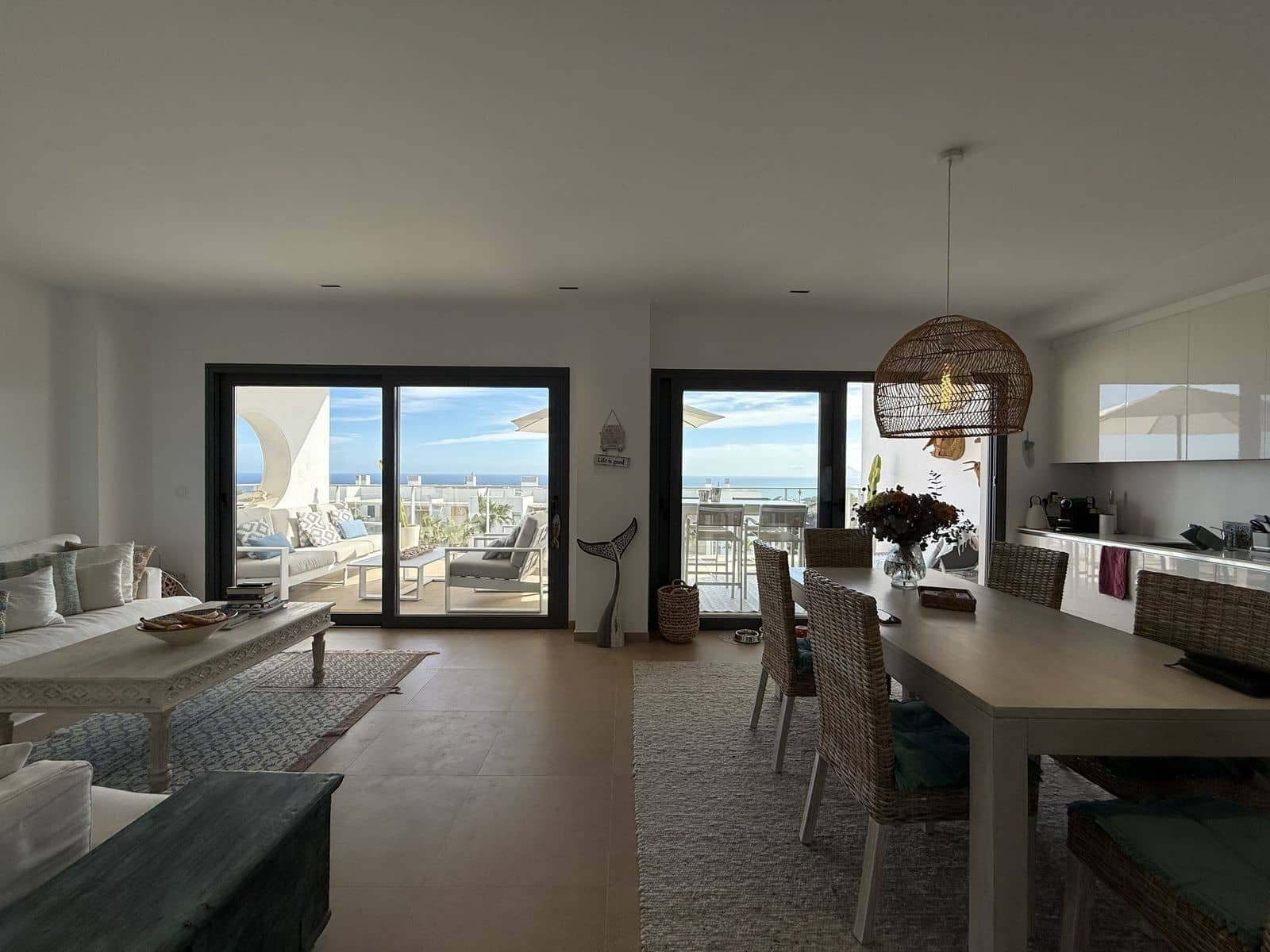 3 soveværelse Lejlighed til salg i Manilva - € 499.000 (Ref: 9695022)