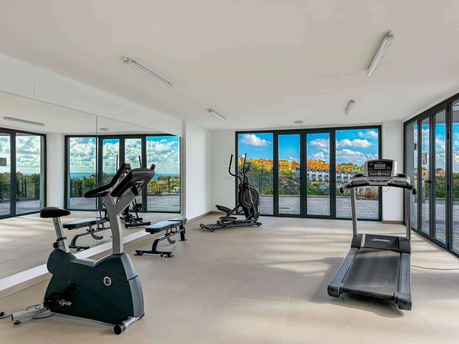 3 soveværelse Lejlighed til salg i Manilva - € 499.000 (Ref: 9695022)