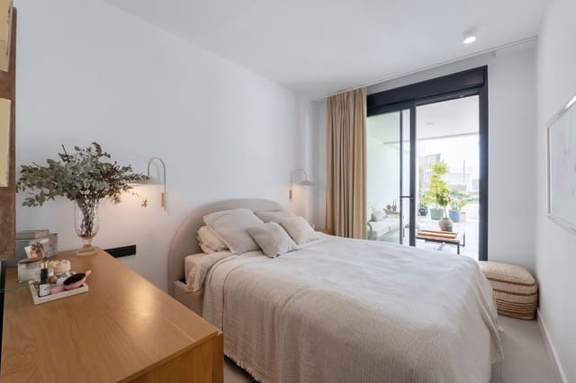 2 soveværelse Lejlighed til salg i Los Monteros, Marbella - € 650.000 (Ref: 9695023)