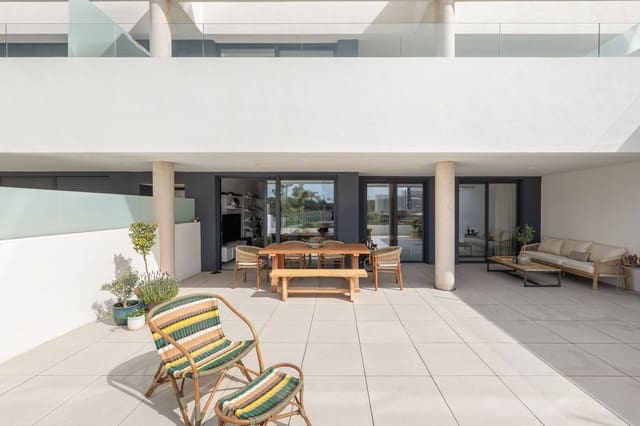 2 soveværelse Lejlighed til salg i Los Monteros, Marbella - € 650.000 (Ref: 9695023)