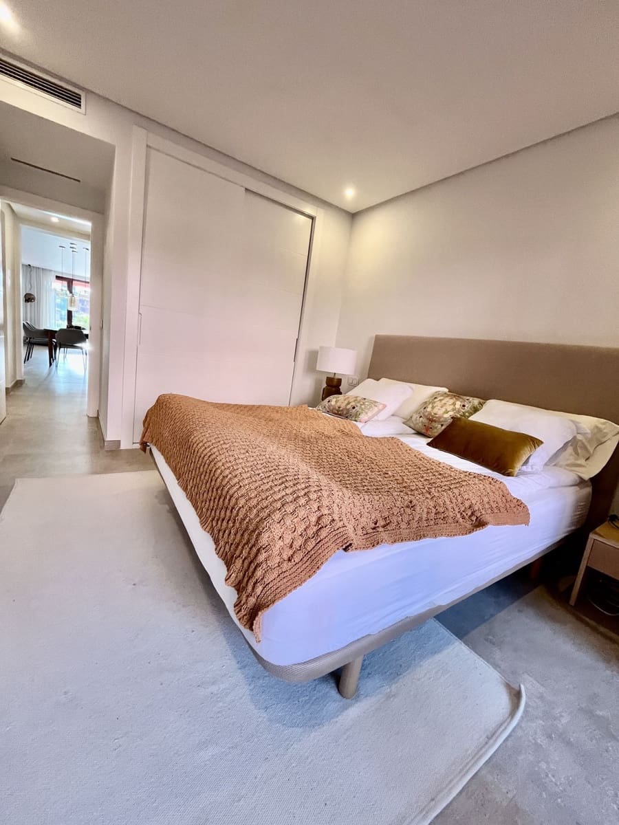 3 soveværelse Lejlighed til salg i Estepona - € 1.260.000 (Ref: 9695025)