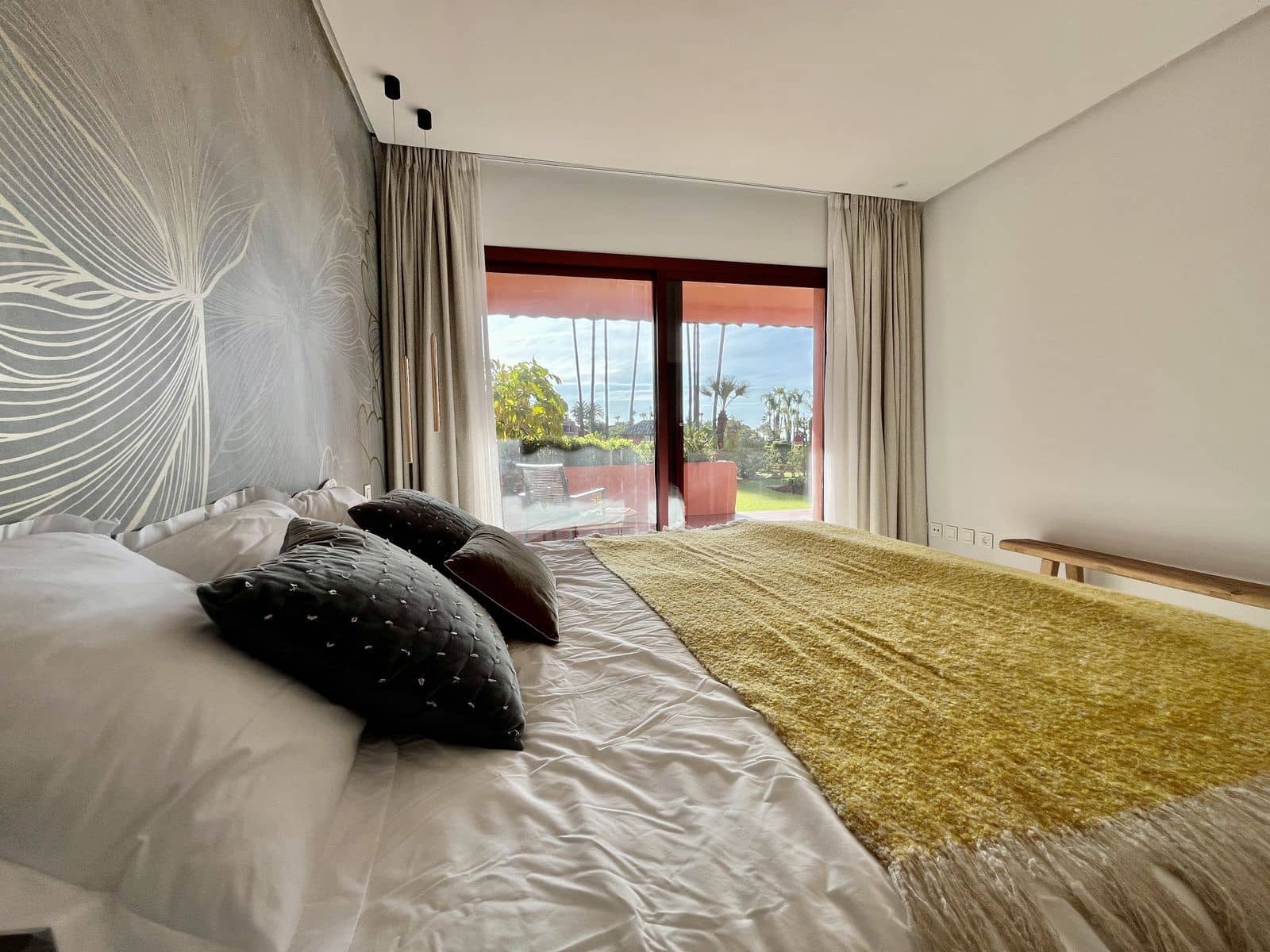 3 soveværelse Lejlighed til salg i Estepona - € 1.260.000 (Ref: 9695025)