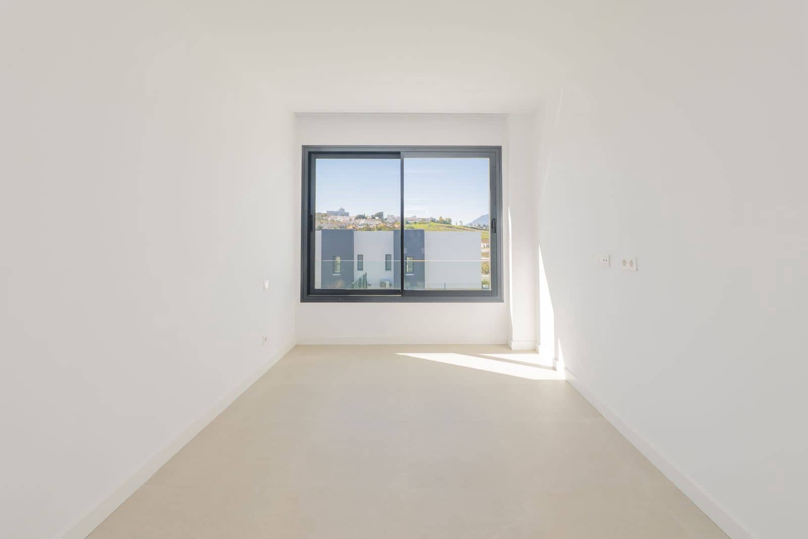 Casa de 3 habitaciones en Estepona en venta - 1.250.000 € (Ref: 9695031)