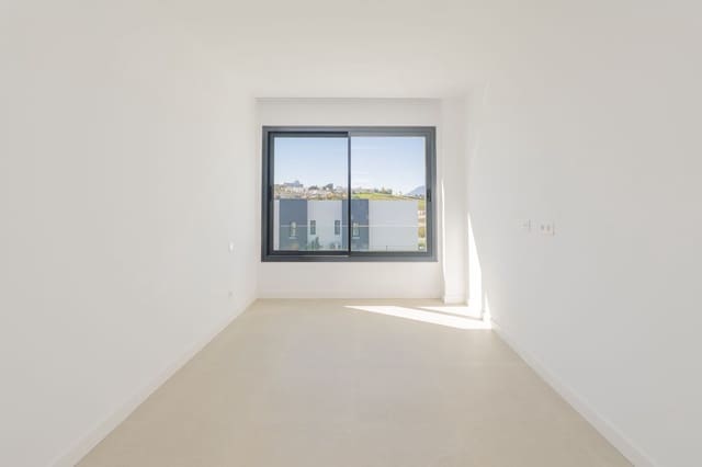 Casa de 3 habitaciones en Estepona en venta - 1.250.000 € (Ref: 9695031)