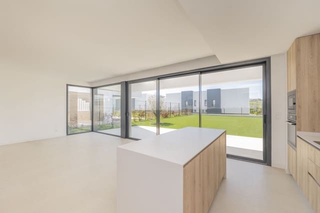 Casa de 3 habitaciones en Estepona en venta - 1.250.000 € (Ref: 9695031)