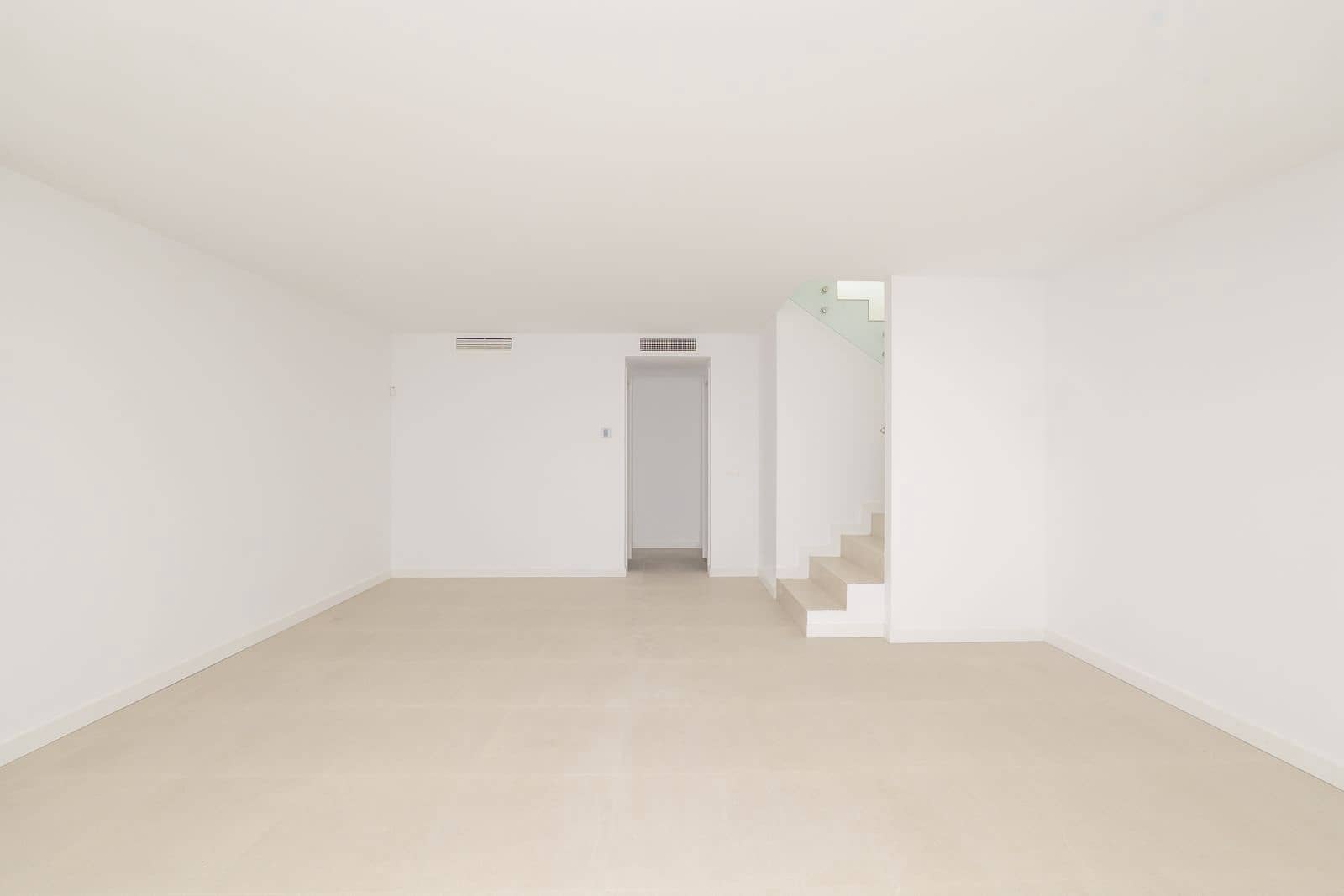 Casa de 3 habitaciones en Estepona en venta - 1.250.000 € (Ref: 9695031)