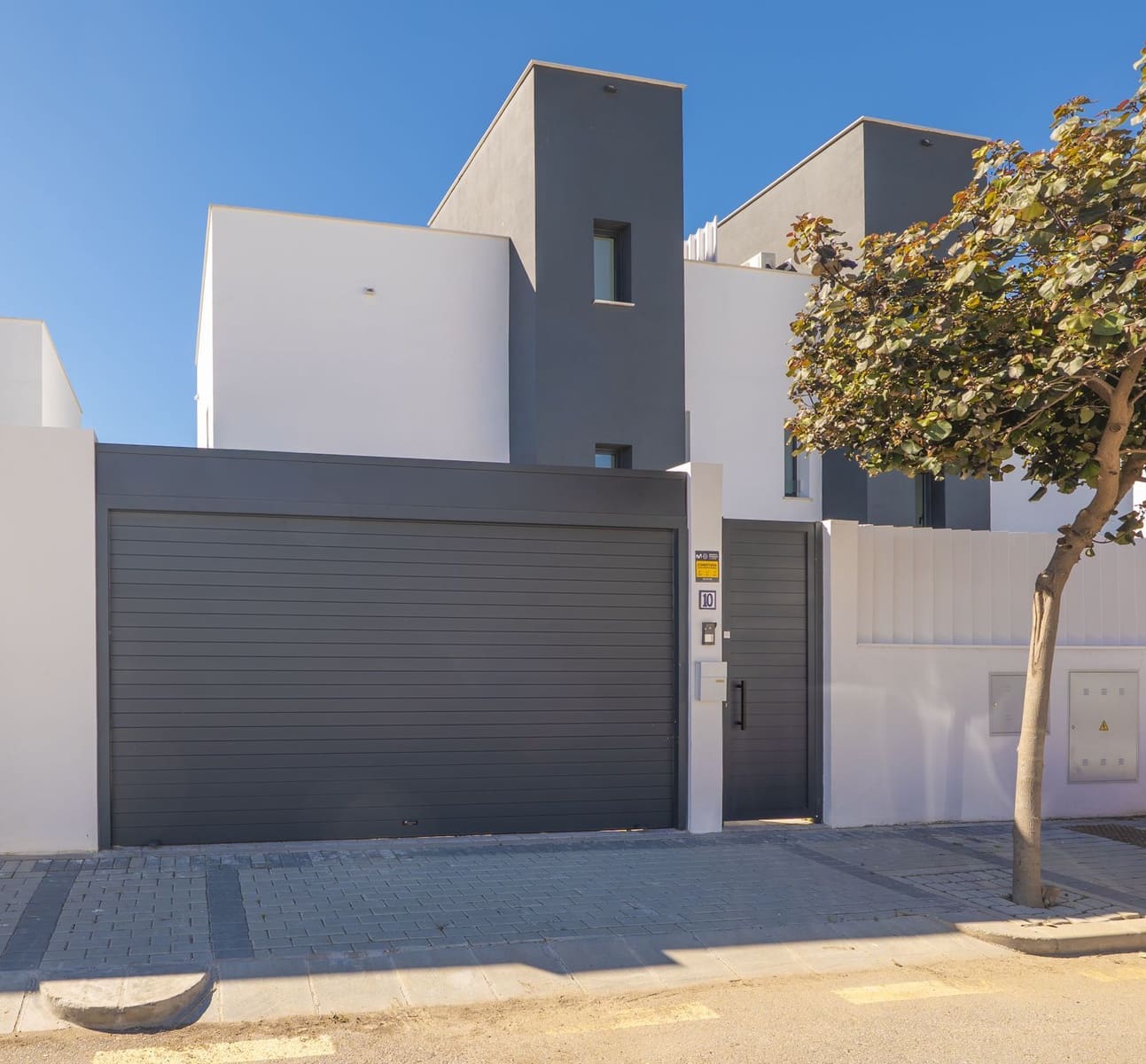 Casa de 3 habitaciones en Estepona en venta - 1.250.000 € (Ref: 9695031)