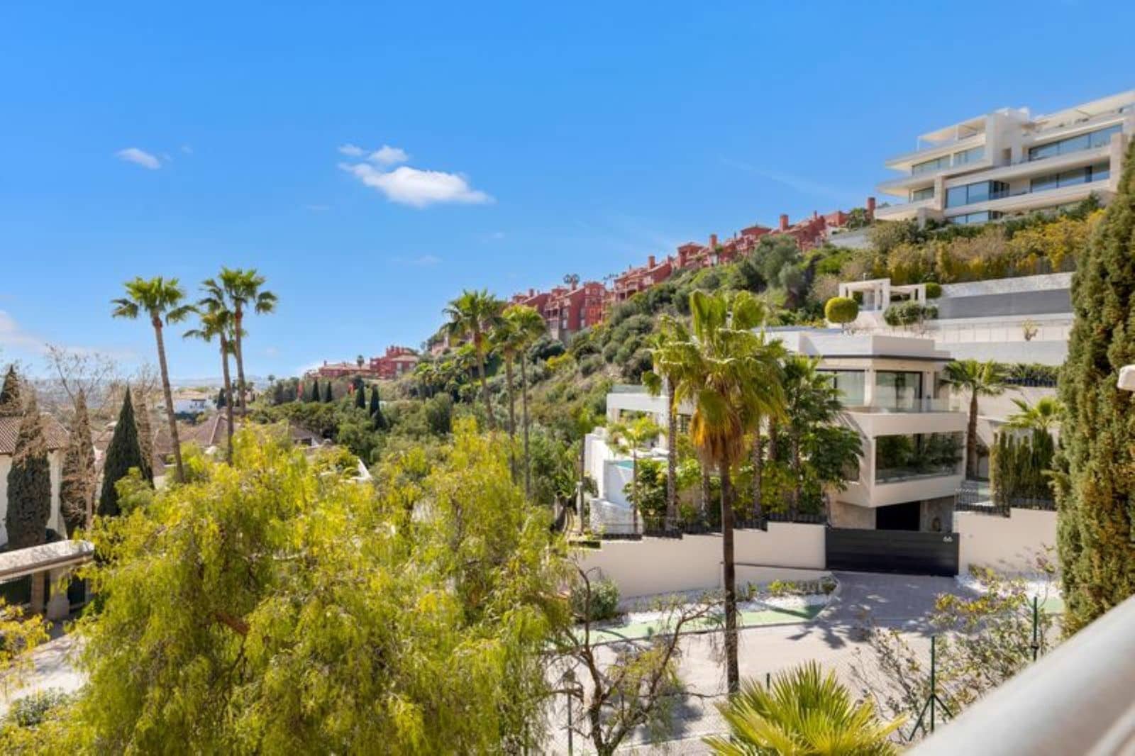 Apartamento de 3 habitaciones en La Quinta en venta - 775.000 € (Ref: 9695032)