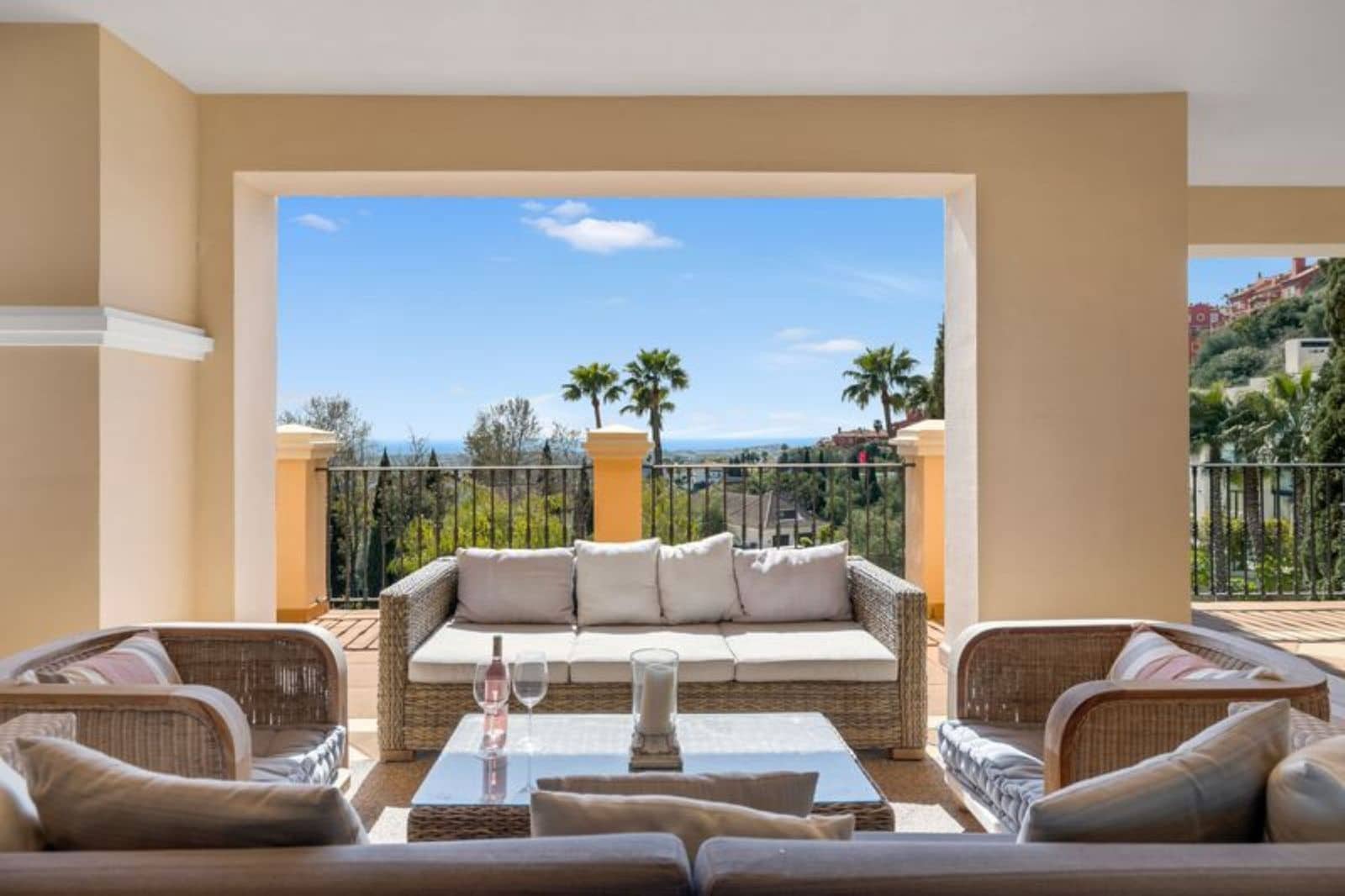 Apartamento de 3 habitaciones en La Quinta en venta - 775.000 € (Ref: 9695032)