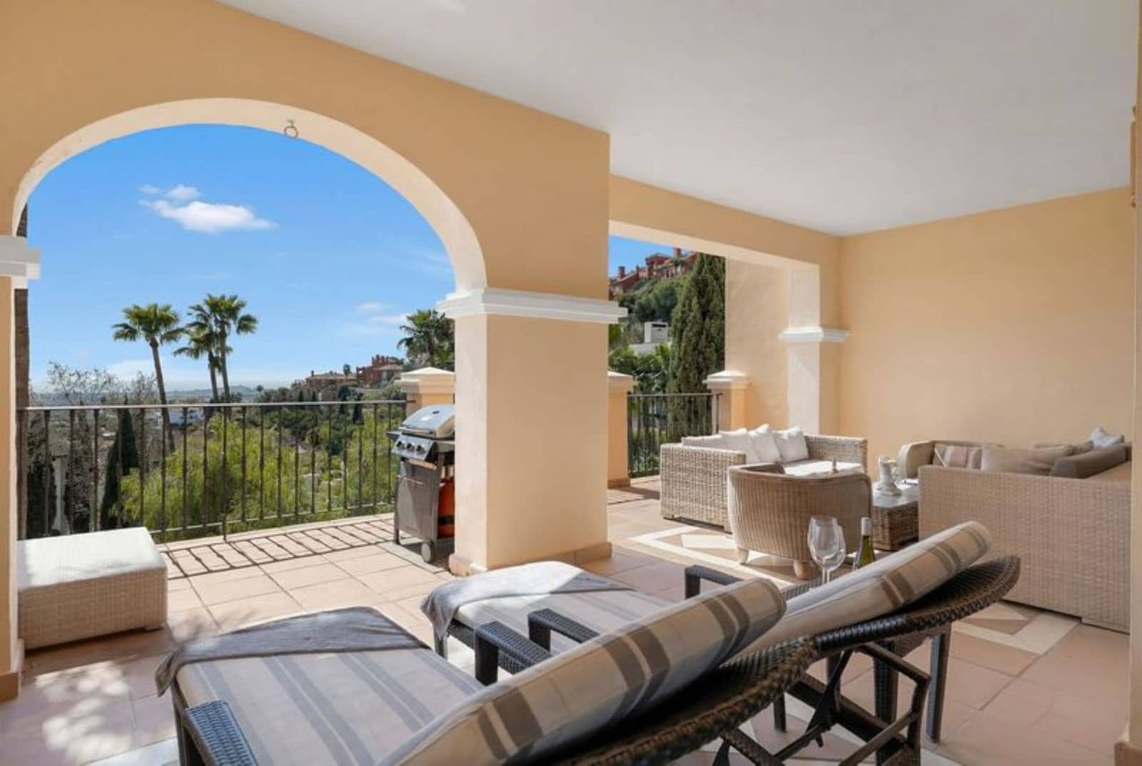 Apartamento de 3 habitaciones en La Quinta en venta - 775.000 € (Ref: 9695032)