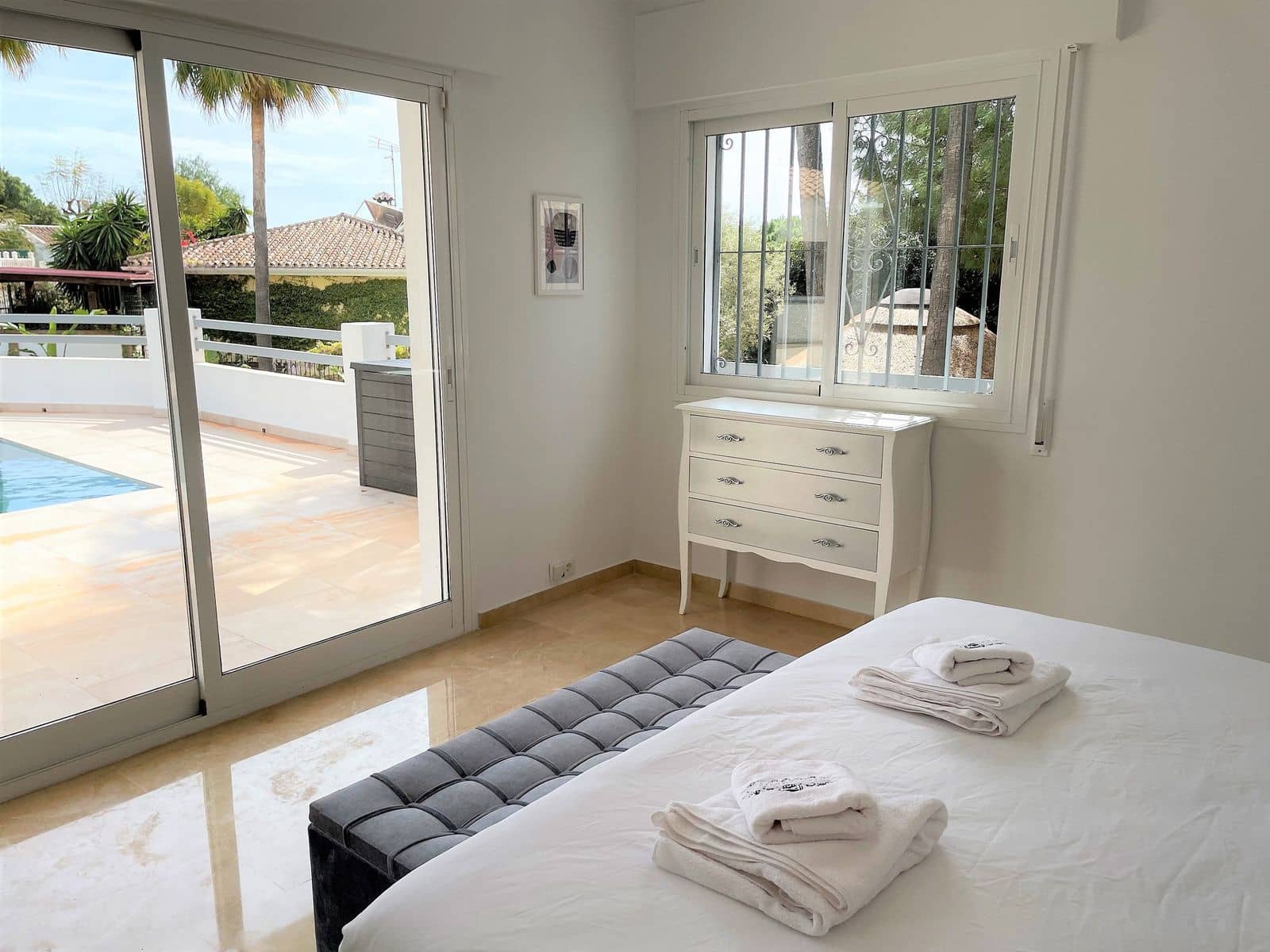 5 bedroom Villa for sale in Mijas Costa - € 1,345,000 (Ref: 9695040)