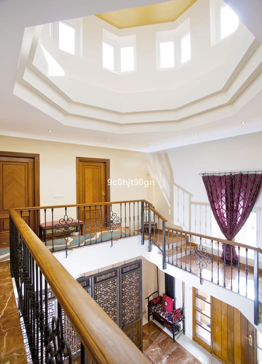 5 makuuhuone Huvila myytävänä paikassa Elviria - 2 495 000 € (Ref: 9695045)