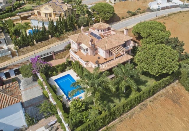 5 soveværelse Villa til salg i Elviria, Marbella - € 2.495.000 (Ref: 9695045)