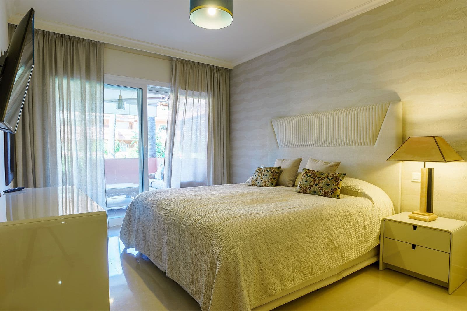 2 quarto Apartamento para venda em Puerto Banus - 950 000 € (Ref: 9695046)