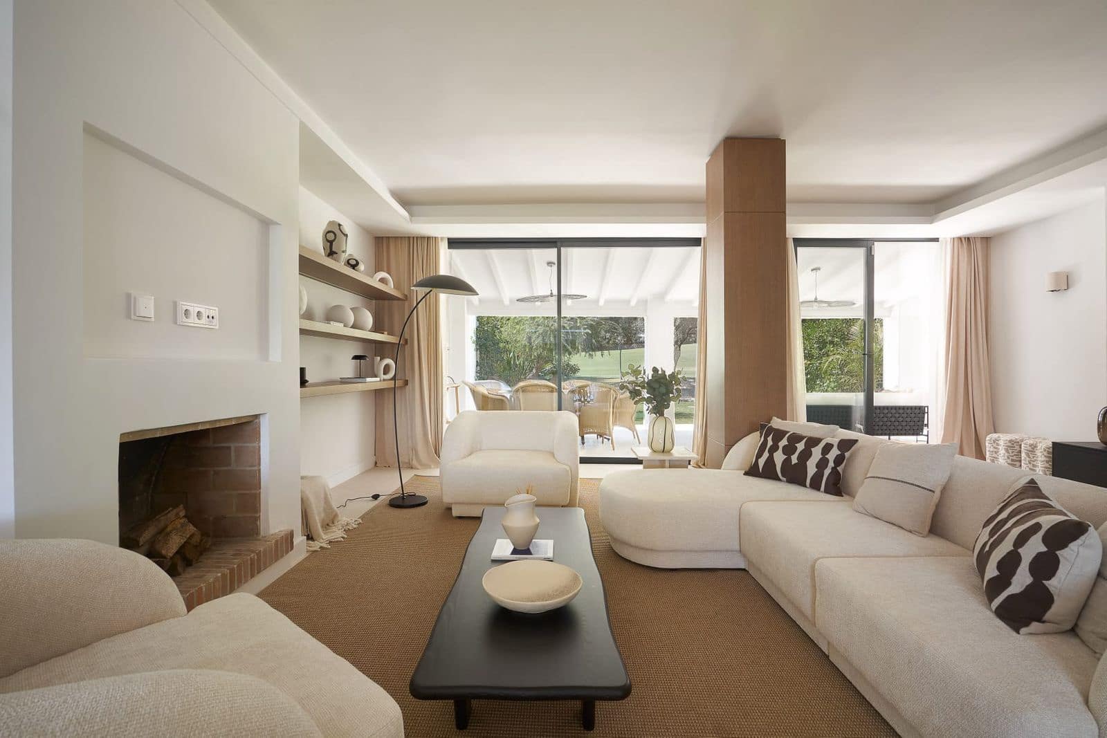 4 bedroom Townhouse for sale in Nueva Andalucia - € 1,650,000 (Ref: 9695049)