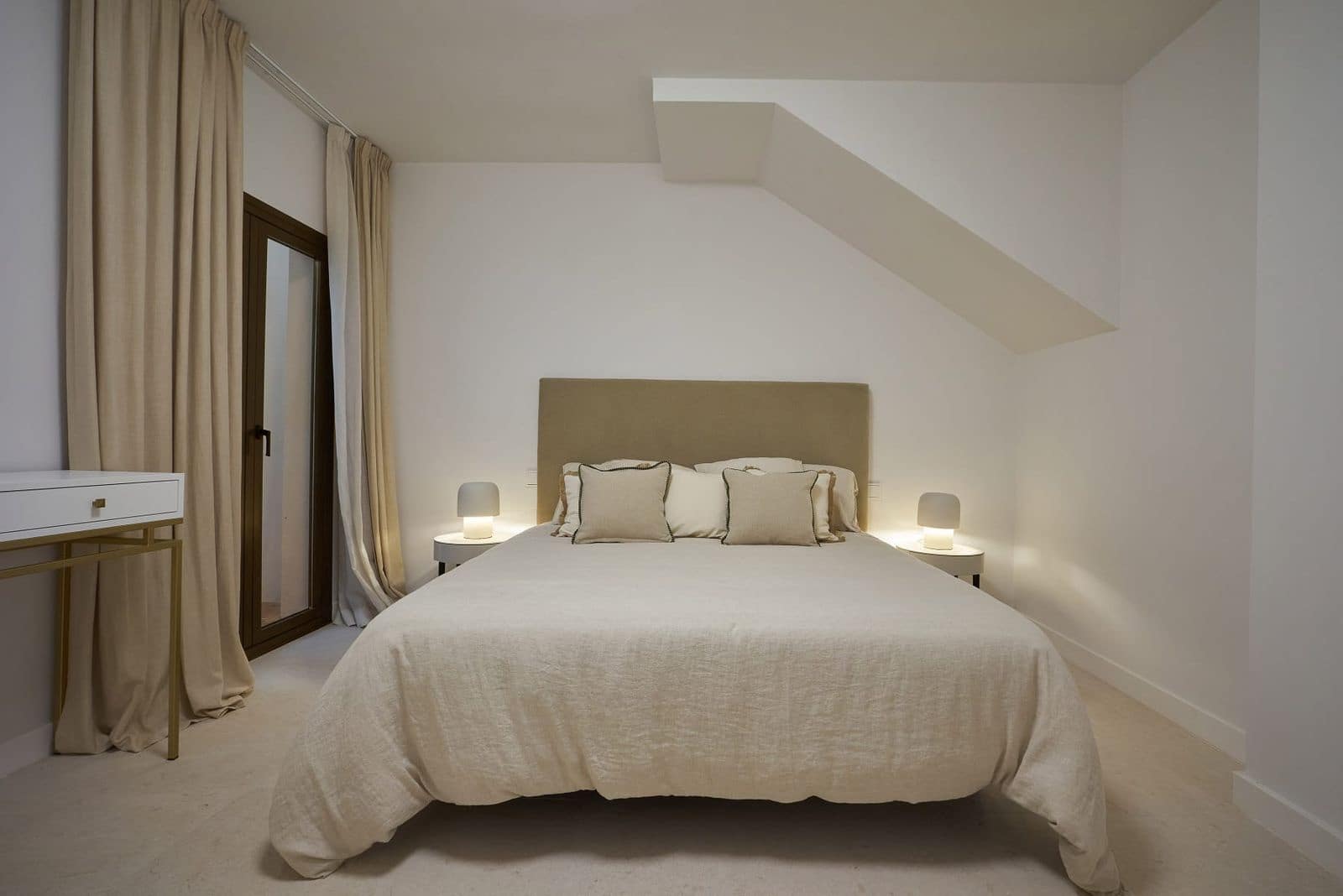 4 bedroom Townhouse for sale in Nueva Andalucia - € 1,650,000 (Ref: 9695049)