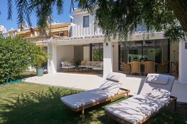 4 makuuhuone Omakotitalo myytävänä paikassa Nueva Andalucia, Marbella - 1 650 000 € (Ref: 9695049)