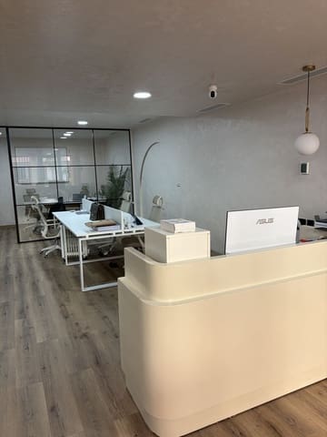 7 soveværelse Kontor til salg i Nueva Andalucia, Marbella - € 795.000 (Ref: 9695065)