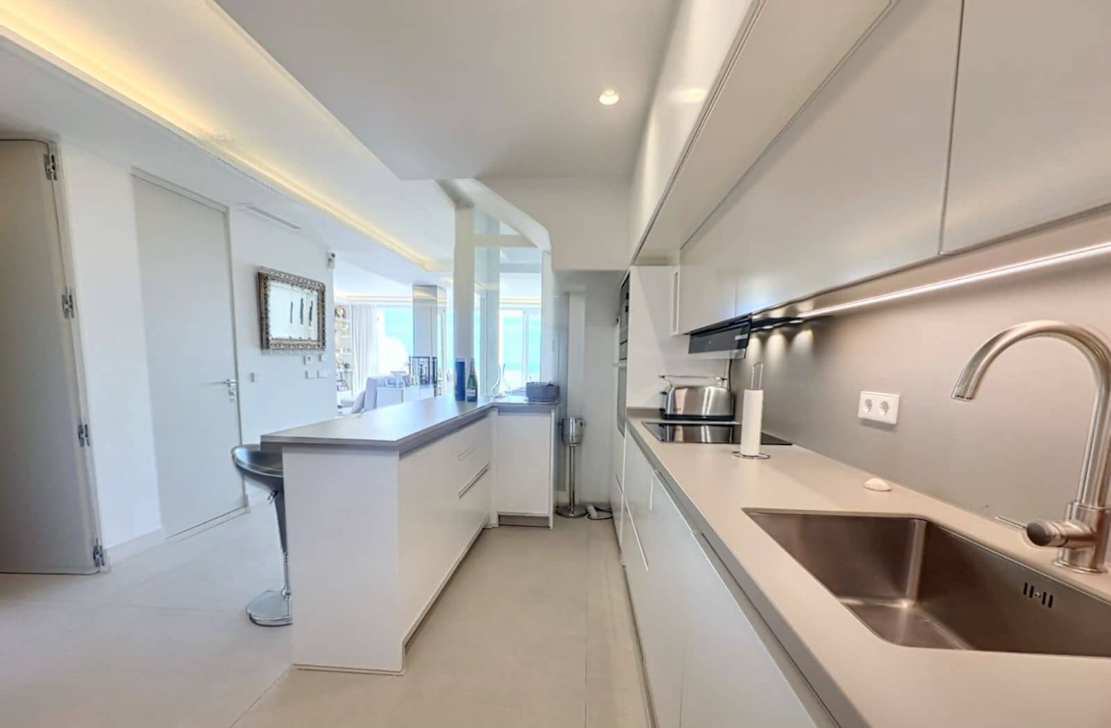 3 chambre Penthouse à vendre à New Golden Mile - 1 100 000 € (Ref: 9695093)