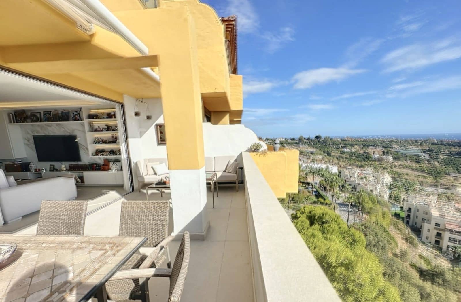 3 chambre Penthouse à vendre à New Golden Mile - 1 100 000 € (Ref: 9695093)