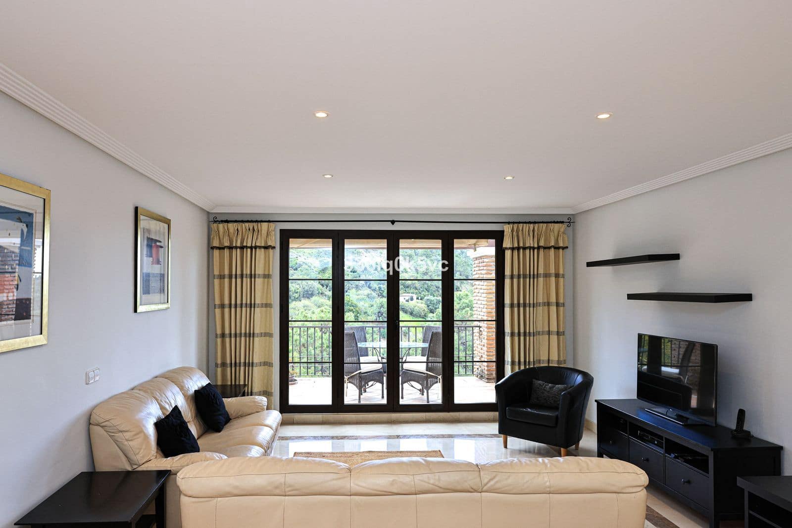 5 sypialnia Penthouse na sprzedaż w Benahavis - 998 000 € (Ref: 9695101)