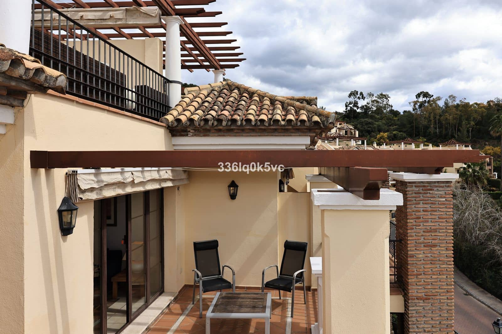 5 sypialnia Penthouse na sprzedaż w Benahavis - 998 000 € (Ref: 9695101)