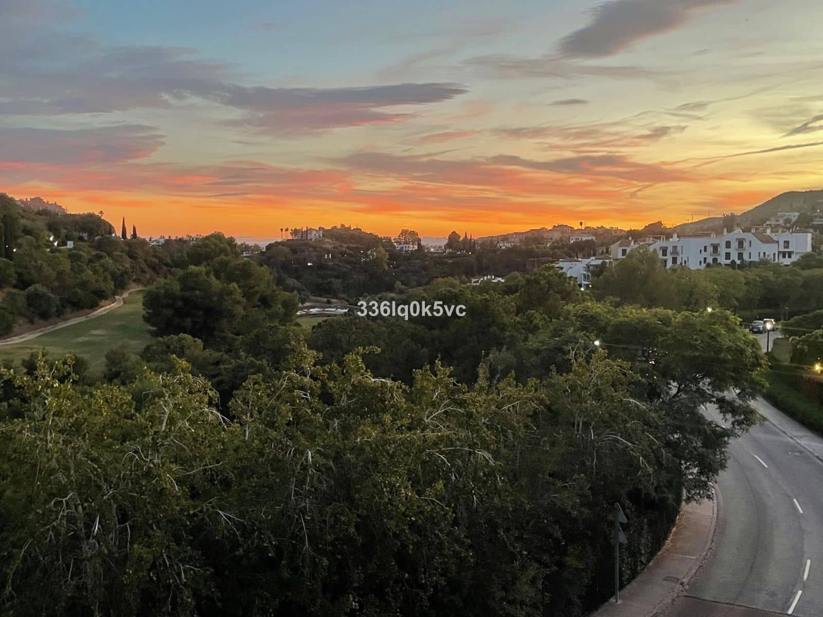 5 sypialnia Penthouse na sprzedaż w Benahavis - 998 000 € (Ref: 9695101)