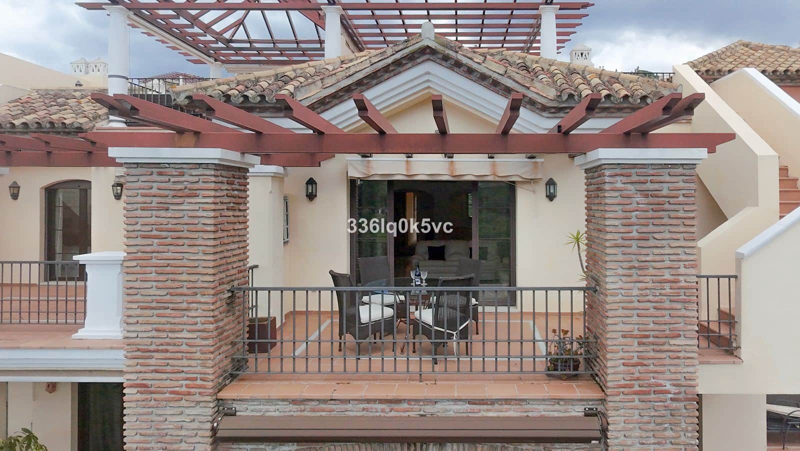 5 sypialnia Penthouse na sprzedaż w Benahavis - 998 000 € (Ref: 9695101)