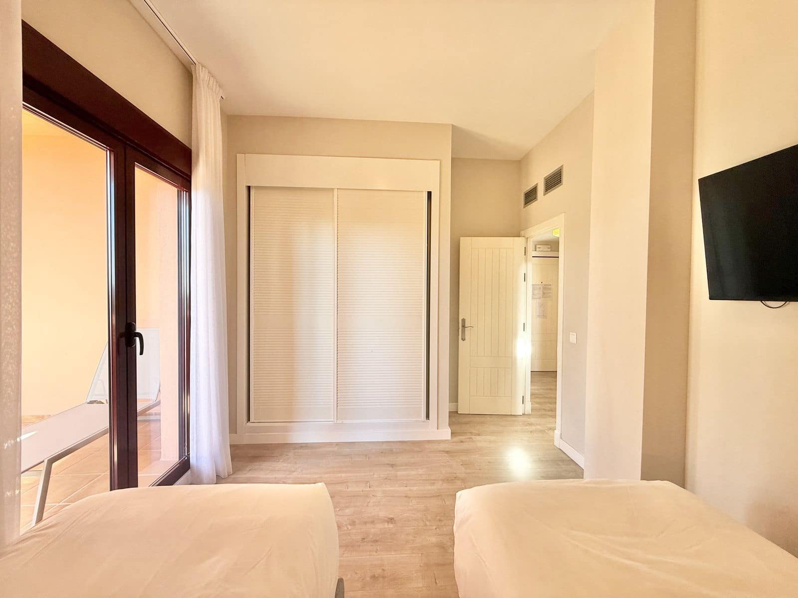 3 quarto Penthouse para venda em Benahavis - 465 000 € (Ref: 9695102)