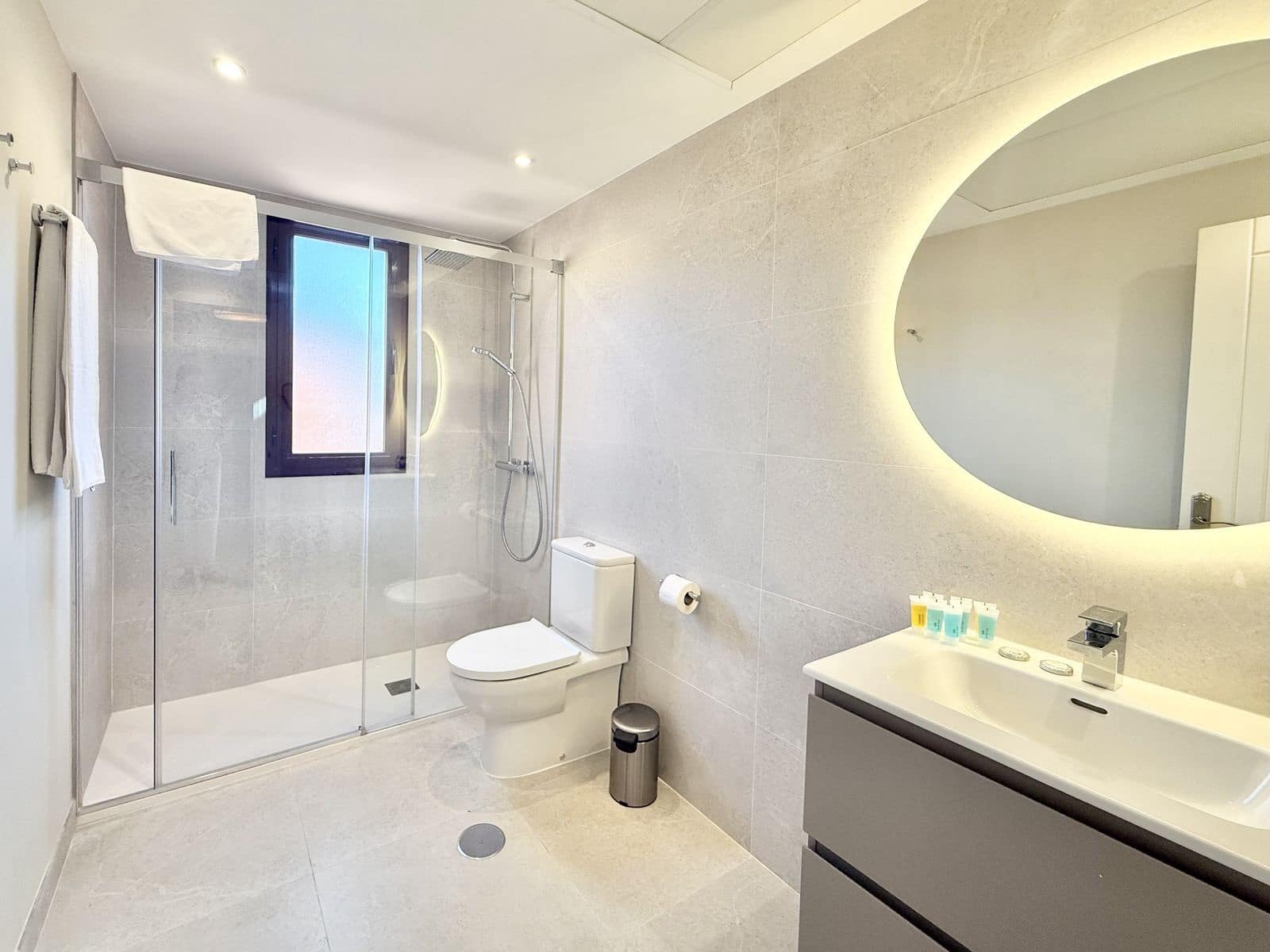 3 quarto Penthouse para venda em Benahavis - 465 000 € (Ref: 9695102)