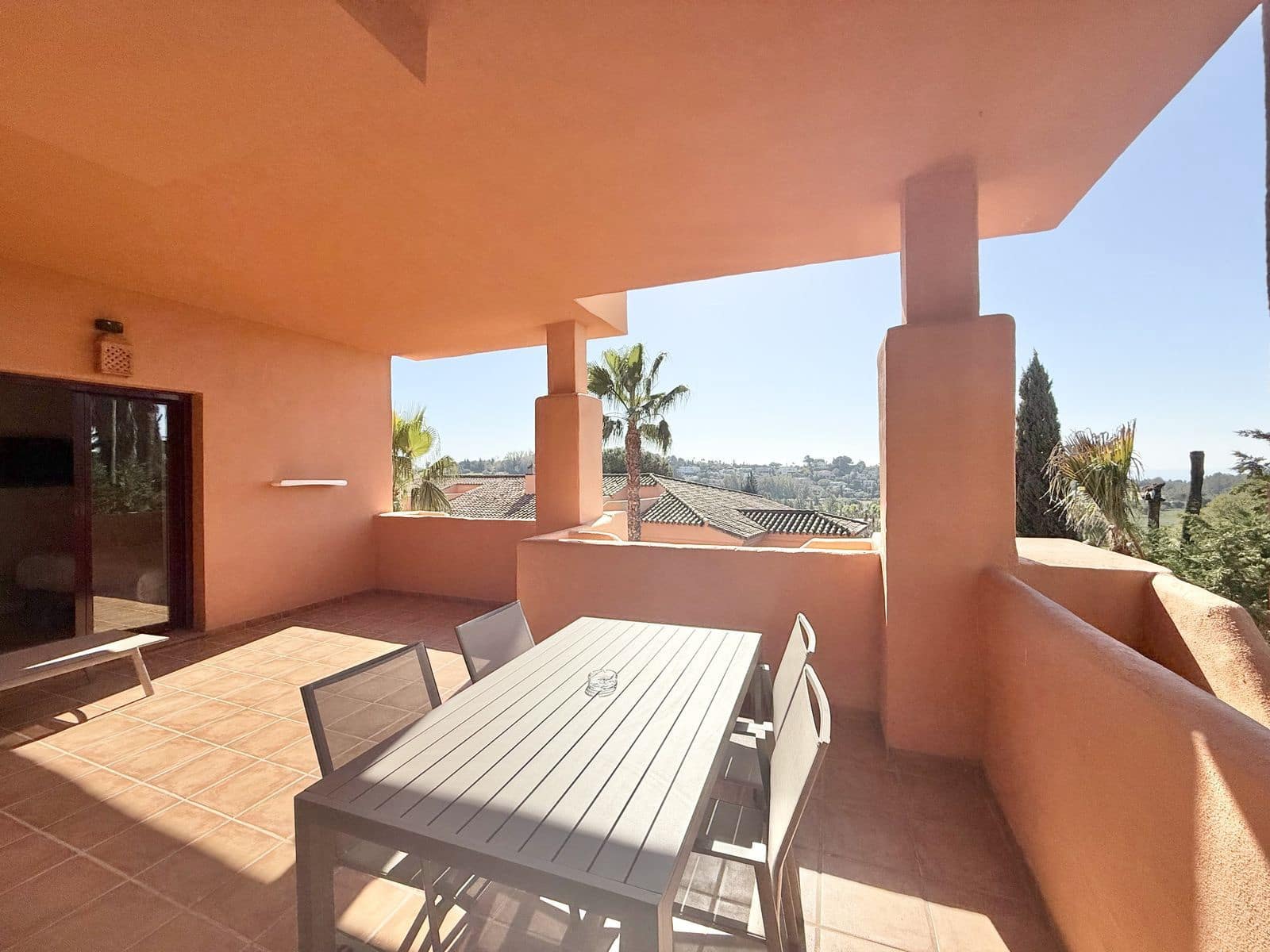 3 quarto Penthouse para venda em Benahavis - 465 000 € (Ref: 9695102)