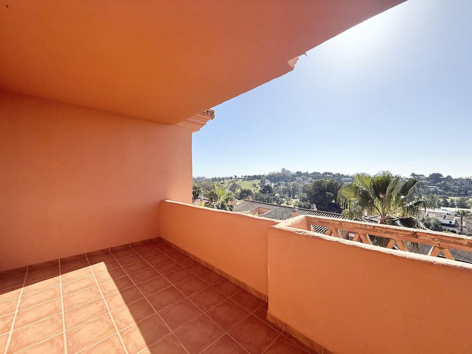 3 quarto Penthouse para venda em Benahavis - 465 000 € (Ref: 9695102)