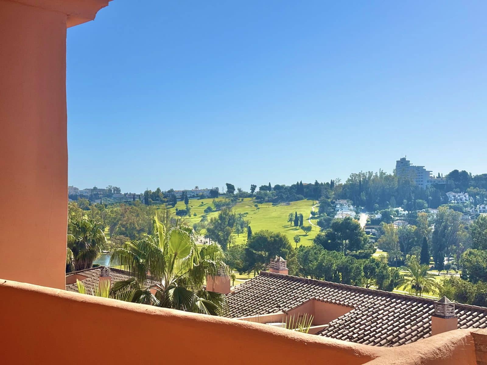 3 quarto Penthouse para venda em Benahavis - 465 000 € (Ref: 9695102)